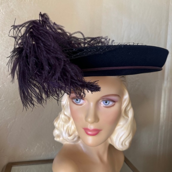 SEDUCTIVE 1940s\' NAVY WIDE BRIM HAT + PURPLE GROSGRAIN TRIM & OSTRICH FEATHER main image 11